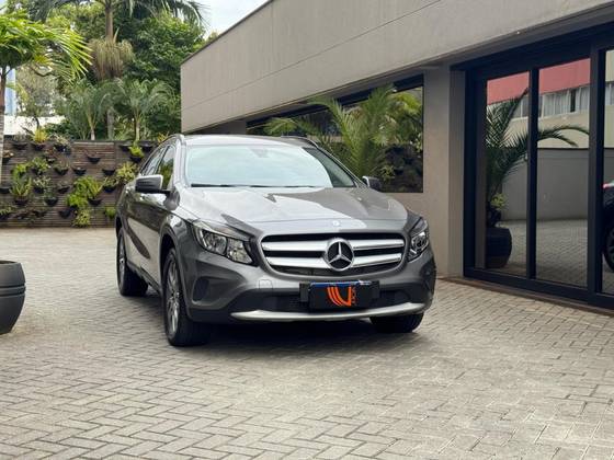 MERCEDES-BENZ GLA 200 1.6 CGI STYLE 16V TURBO FLEX 4P AUTOMÁTICO